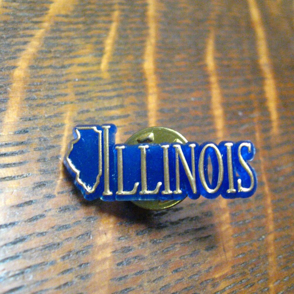 🇺🇸 Illinois State Map Vintage Lapel Pin